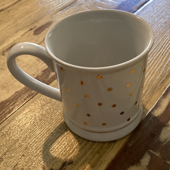 GLASS COFFEE MUG, WHITE WITH THE GOLD LETTER “A” & GOLD DOTS! ☕️ - Picture 2 of 3
